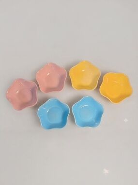 Set of 6 Vintage Trisa Flower-Shaped Ceramic Dishes in Pink, Yellow & Blue ♡*